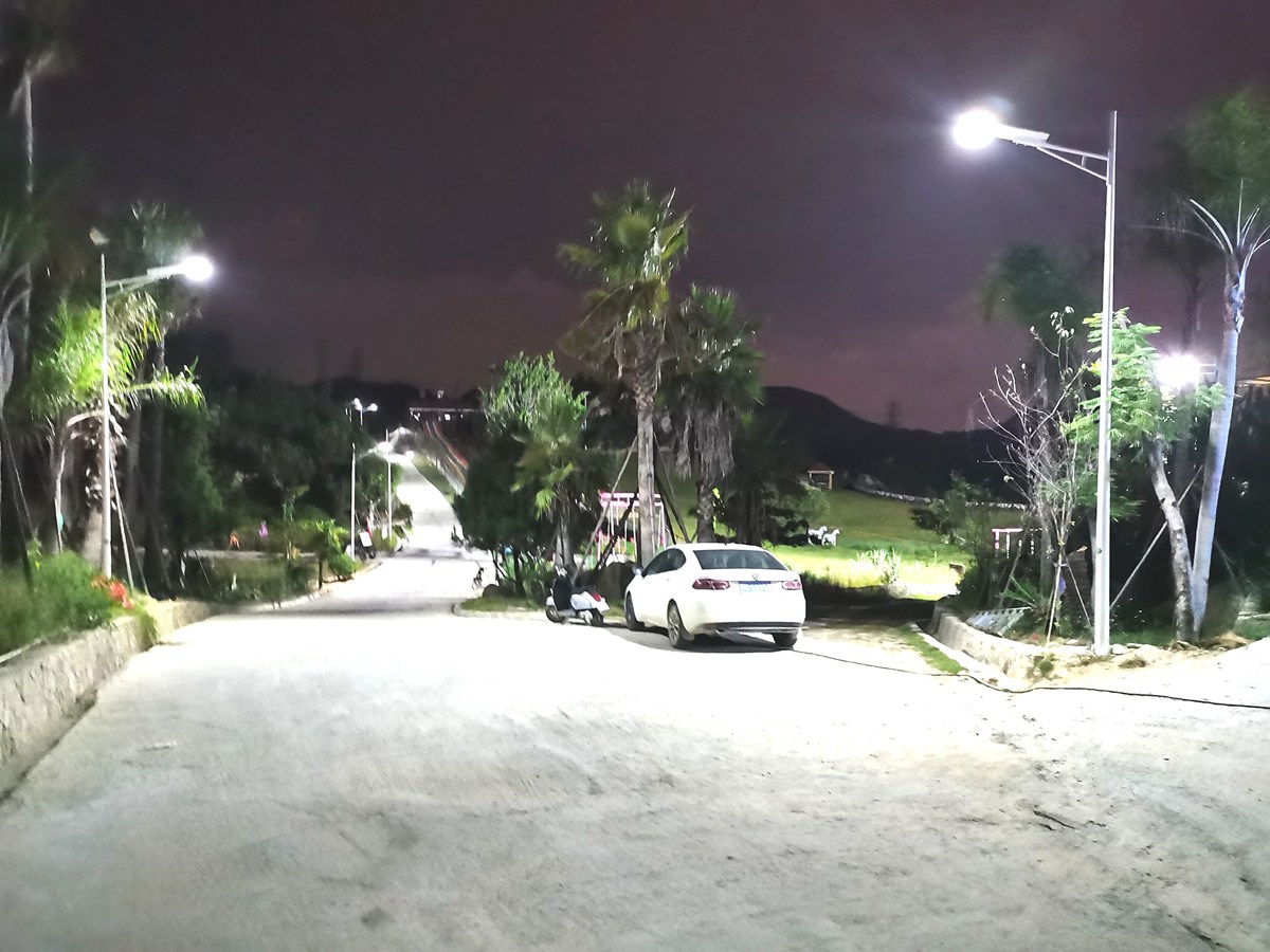 供應微光路燈批發