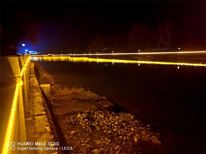 2022太陽(yáng)能無(wú)電亮化夜景系列公園景觀燈帶