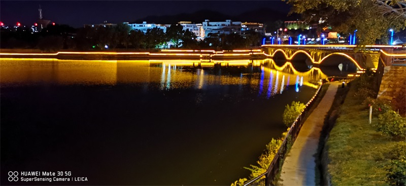 2022太陽(yáng)能無(wú)電亮化夜景橋景觀燈帶